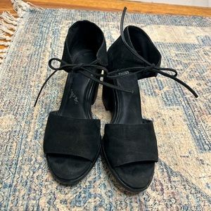 Eileen Fisher Short Heals